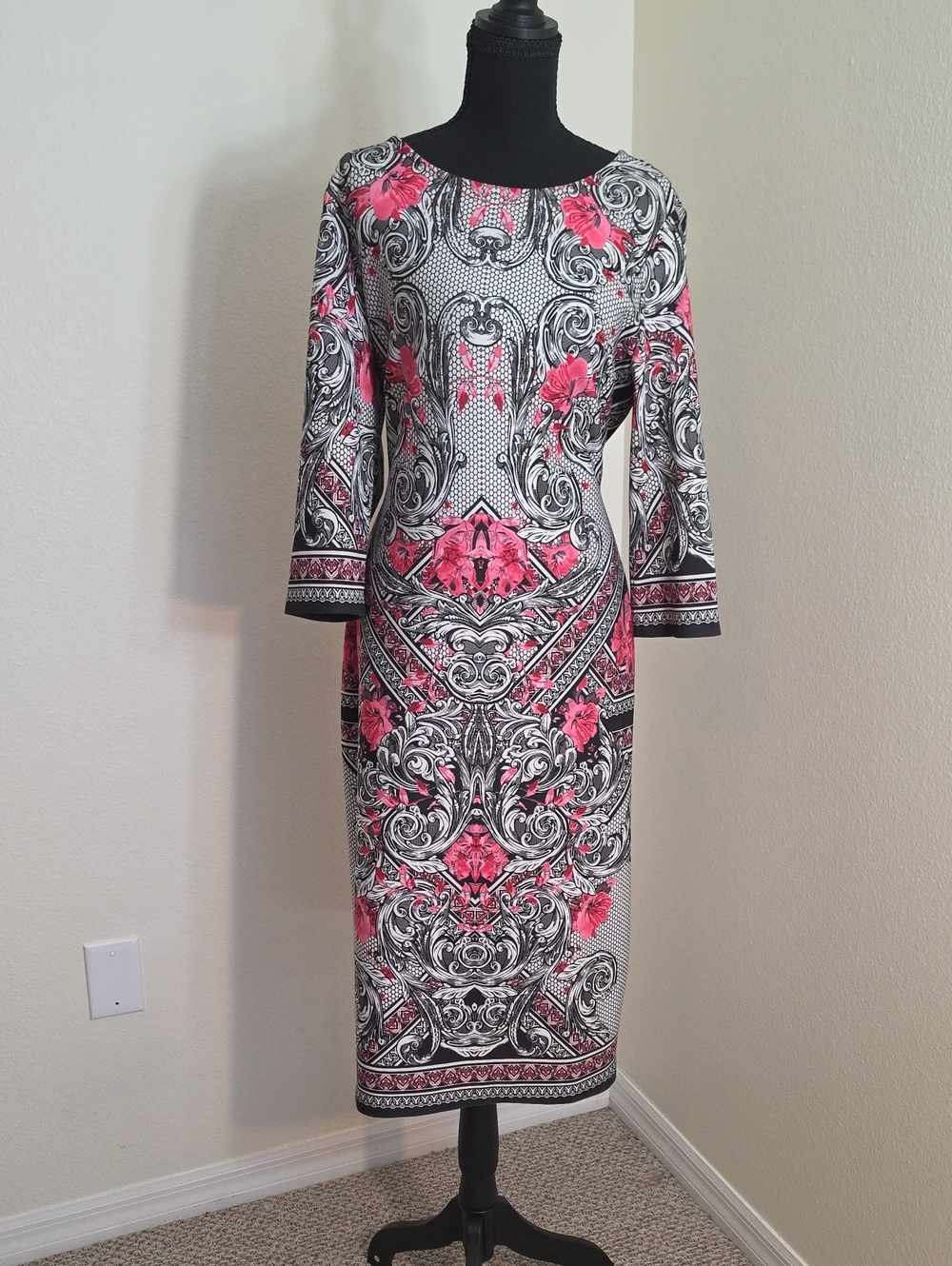 Beige by eci Black & Pink Baroque-Print Long Sleeve Midi Dress